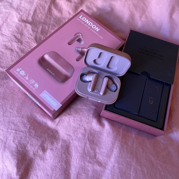 NWB Noise Cancelling Rose Gold London EarPods - Picture 11 of 11